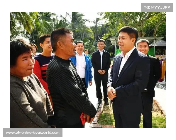滕哈赫盛赞卢克肖领导力 强调其表现令我非常满意 滕哈赫盛赞卢克肖领导力 强调其表现令我非常满意